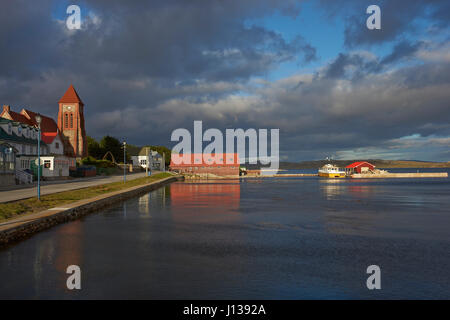 Historischen Gebäude entlang der Uferpromenade von Stanley, Hauptstadt der Falkland-Inseln. Stockfoto