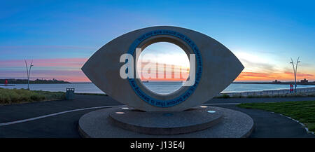 Morgendämmerung über Süden schirmt bei "Das Auge", South Shields, Nord-Ost-England, Vereinigtes Königreich Stockfoto