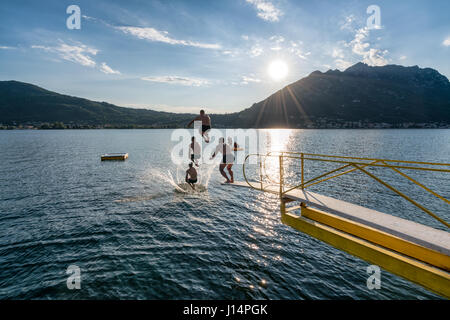 Tauchen in den See Lago di Garlate in Lecco, EU, Europa, Nord-Italien Stockfoto