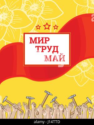 1. Mai Tag der internationalen Arbeiter. Russischen Text bedeutet Frieden Labour Mai. Hand gezeichnet Poster zu drucken. Menge der Arbeiterinnen mit erhobenen Armen und sowjetischen Stock Vektor