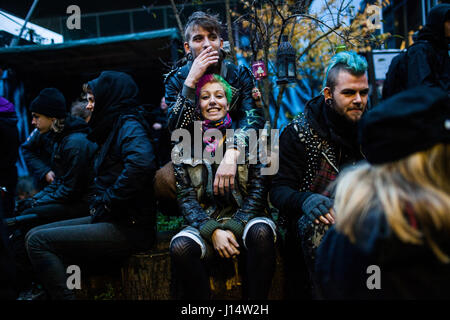 Die Atmosphäre war toll unter den Teilnehmer aus verschiedenen linken Fraktionen und anarchistischen Bruchteile von Kopenhagen. Hier wird jungen co Stockfoto