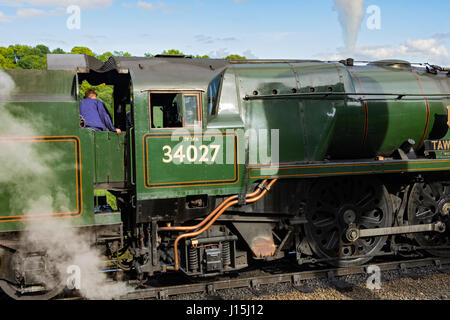 SR West Country Class 4-6-2 Pacific 'Taw Valley' Dampflokomotive (Nr. 34027, Baujahr 1939), Severn Valley Railway, Highley Station, Shropshire, Großbritannien Stockfoto