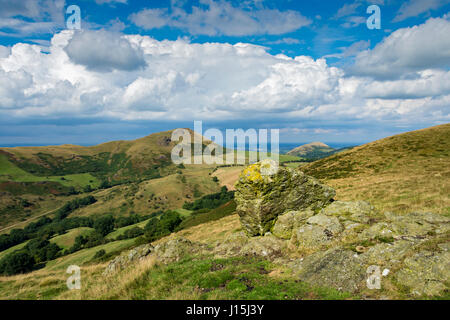 Caer Caradoc von Süd-West Ridge Hope Bowdler Hill, in der Nähe von Kirche Stretton, Shropshire, England, UK. Stockfoto