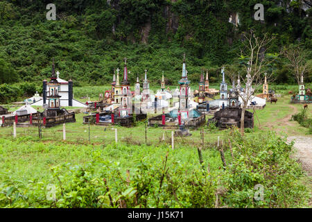 Phong Nha Region, Vietnam - 9. März 2017: antike Gräber von den Bergen. Stockfoto