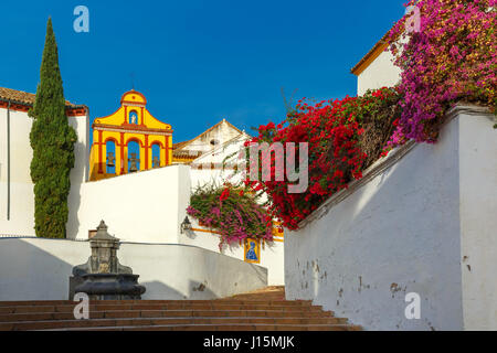 Der sonnige Straße in Córdoba, Spanien Stockfoto