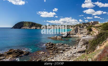 Detail an der spanischen Küste im Sommer (Katalonien, Costa Brava) Stockfoto