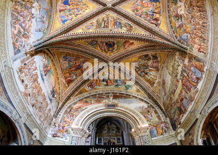 Orvieto. Umbrien. 15. Jahrhundert Fresken in der Kapelle San Brizio (La Cappella di San Brizio, o Cappella Nova), der Dom von Orvieto.  Im Jahre 1447 Fra Stockfoto