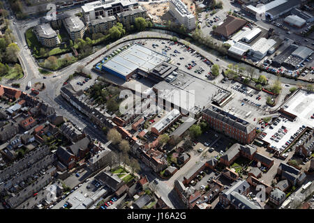 Luftaufnahme des Sainsbury Supermarkt & gehen im Freien, Foss Inseln Weg, York Stockfoto