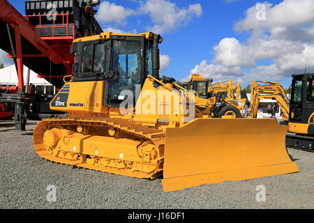 HYVINKAA, Finnland - 11. September 2015: Komatsu D51PX Crawler Bulldozer auf dem Display an MAXPO 2015. Stockfoto