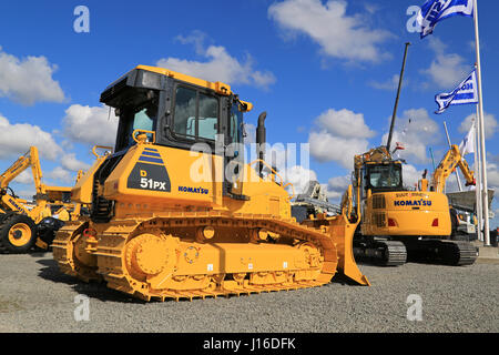 HYVINKAA, Finnland - 11. September 2015: Komatsu D51PX Crawler Bulldozer auf dem Display an MAXPO 2015. Stockfoto