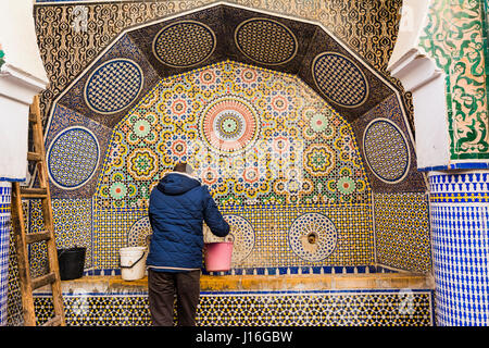 Brunnen in Medina. Fes, Marokko, Nordafrika Stockfoto