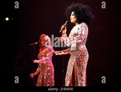 Diana Ross Eröffnungsabend der "Return to Love" Tour Spektrum, Philadelphia, PA. 14. Juni 2000 © mpi09 / MediaPunch USA Stockfoto