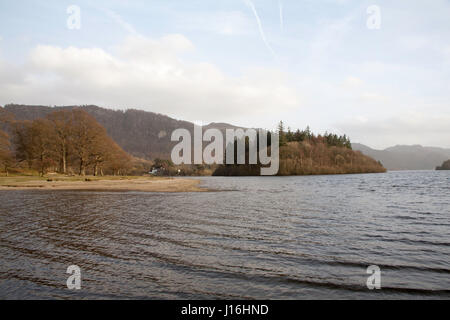 Die Insel und Herrn Walla Crag betrachtet von Mönchs Crag Derwent Wasser Keswick Lake District National Park Cumbria England Stockfoto