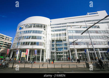Den Haag City Hall ist das Rathaus von den Haag, Niederlande. Es wurde 1986 vom amerikanischen Architekten Richard Meier entworfen und im Jahr 1995 abgeschlossen. Stockfoto