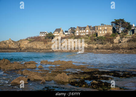 Vor der bretonischen Küste bei Saint Lunaire in der Nähe von Saint Malo, Frankreich Stockfoto