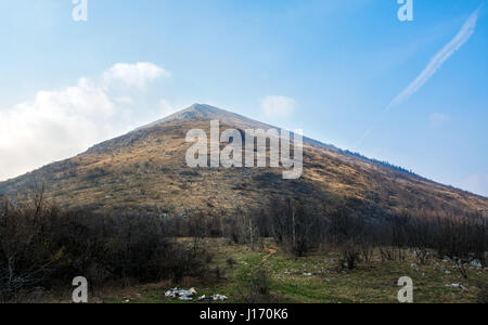 Rtanj Berggipfel in Serbien berühmt für seine Pyramidenform Stockfoto