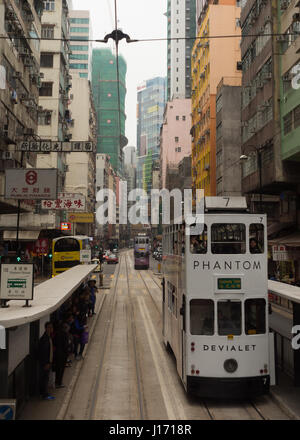 Hong Kong "Ding Ding" Straßenbahnen Stockfoto