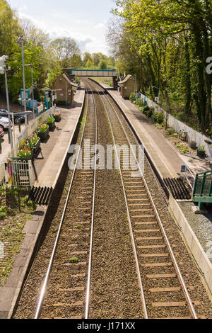 Chirk ländlichen Bahnhof Eisenbahnschienen und Plattform auf der Hauptstrecke zwischen Chester und Shrewsbury in North East Wales Stockfoto