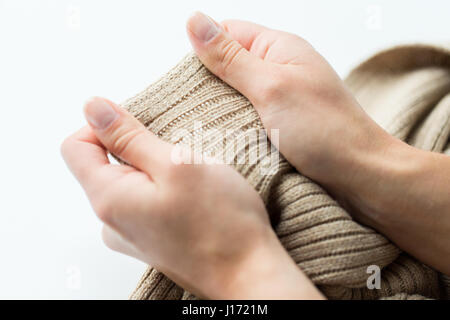 Nahaufnahme von Hand gestrickte Kleidungsstück Stockfoto