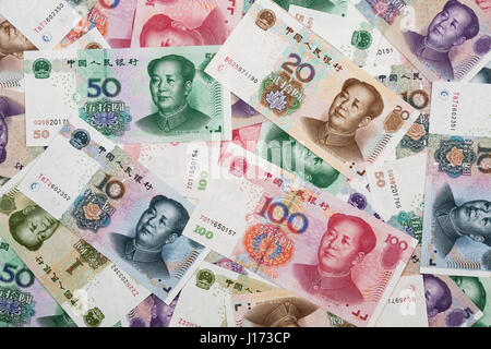 Hintergrund Collage chinesische Rmb Banknoten oder Yuan mit Vorsitzenden Mao an der Vorderseite des pro Wechsel Stockfoto
