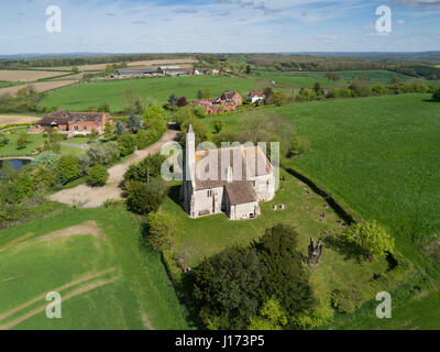 Die kleine Kirche St. James in den Weiler Wheethley, Warwickshire. Stockfoto