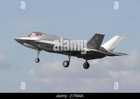 USAF F-35A Lightning II angekommen RAF Lakenheath in Suffolk, UK für die USAF erste Übersee Bereitstellung des Typs. Stockfoto