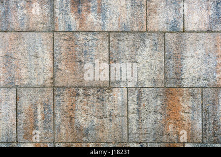 Schmutzig draußen Terrasse Fliesen Platten. Bild von außen Bodenbelag mit Farbe Pflaster Platten. Stockfoto