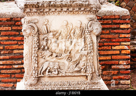 Alten römischen Flachrelief in Ostia Antica - Rom, Italien Stockfoto