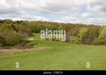 Blick auf den See im Highwoods Country Park, Colchester, Essex Stockfoto