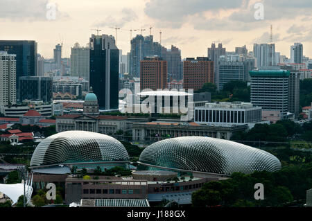 Theater an der Bucht aka der Durian, Esplanade Luftaufnahme - Theater an der Bucht und Fluss Singapur, Singapur Stockfoto