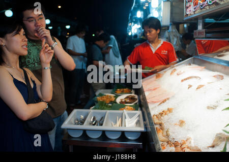 Chinatown Street Market in der Nacht, Singapur, Südostasien, Asien Stockfoto