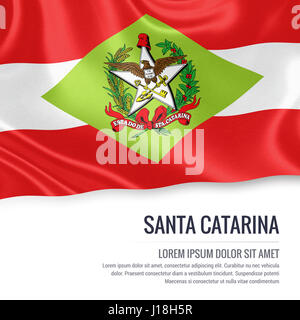 Flagge der brasilianischen Staat Santa Catarina auf einem isolierten weißen Hintergrund winken. Staatliche Name und den Textbereich für Ihre Nachricht. Stockfoto