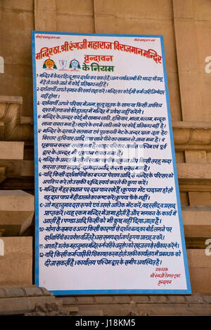 Board in klingelte Ji Tempel, Vrindavan, Uttar Pradesh, Indien, Asien Stockfoto