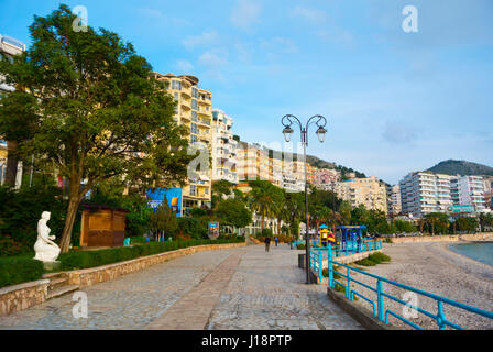 Sheshi Limanit, Promenade, Strandpromenade, zentrale Saranda, Albanien Stockfoto