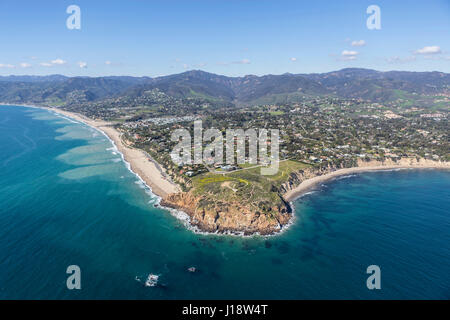 Luftaufnahme von Point Dume State Park und den nahegelegenen Stränden in Malibu, Kalifornien. Stockfoto