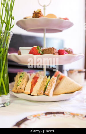 Tintern Station und Tintern Station Cafe. Hohe Tees für den Frühling & Sommer. Stockfoto