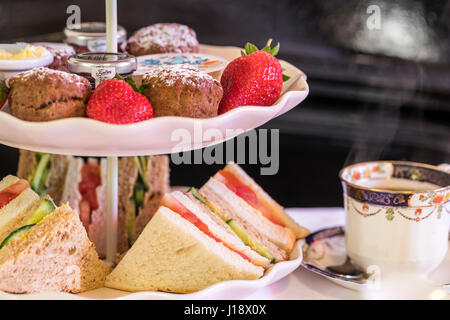 Tintern Station und Tintern Station Cafe. Hohe Tees für den Frühling & Sommer. Stockfoto