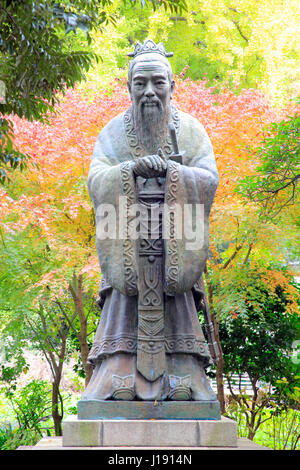 Konfuzius-Statue am Yushima Seido Tempel Tokio Japan Stockfoto