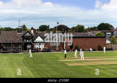 Alderley Edge Cricket Club ist ein Amateur Kricket-Verein basieren an Alderley Edge in Cheshire Stockfoto