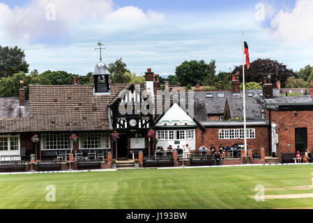 Alderley Edge Cricket Club ist ein Amateur Kricket-Verein basieren an Alderley Edge in Cheshire Stockfoto