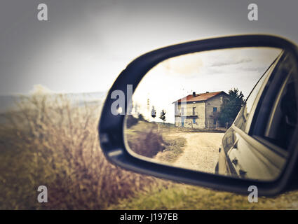 Stadt in Auto Rückspiegel Stockfoto