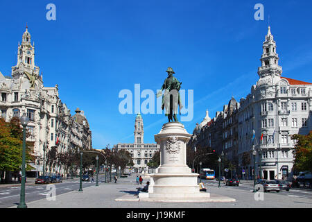 PORTO, PORTUGAL - 8. Oktober 2015: König D.Pedro IV Denkmal auf Liberdade-Platz im Zentrum von Porto Stockfoto