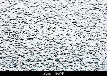 Abstrakte Foto von Wasser auf Glas Muster erstellen. Stockfoto