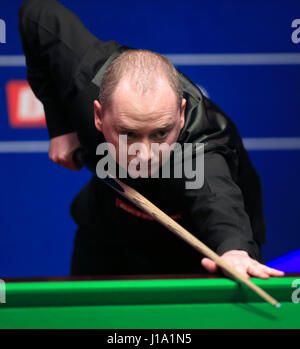 Graeme Dott am fünften Tag der Betfred Snooker-WM am Crucible Theatre in Sheffield. Stockfoto