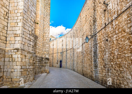 Malerische Aussicht in alten Mauern historische Stadt in der Stadt Dubrovnik, Kroatien. Stockfoto