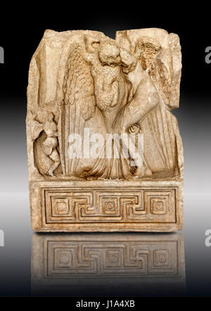 Römischer Tempel freize Releif Skulptur Zeus & Leda, Aphrodisias, Aphrodisias Museum, Aphrodisias, Türkei. Zeus verkleidet als ein Schwan Angriffe der Spar Stockfoto