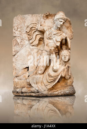 Foto von römischen Releif Skulptur des Kaisers Claudius über, Britanica, South Building, Zimmer 1-3, Aphrodisias Museum, Aphrodisias, Türkei zu besiegen. N Stockfoto