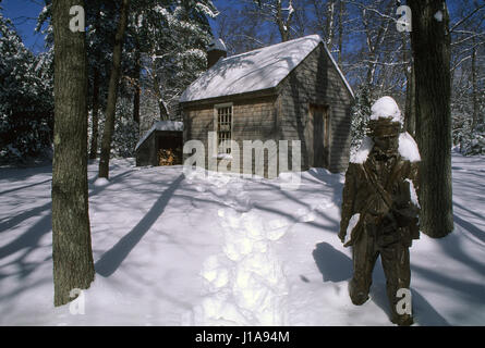 Thoreau (12. Juli 1817 – 6. Mai 1862) Hütte in den Wäldern in der Nähe von Walden Pond in Concord, Massachusetts - USA Stockfoto