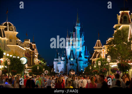 Walt Disney World Parade bei Nacht & Feuerwerk Orlando Florida USA Stockfoto