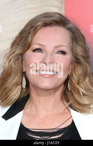 Cheryl Ladd im Ankunftsbereich für unvergessliche Premiere, TCL Chinese Theatre, Los Angeles, CA 18. April 2017. Foto von: Priscilla Grant/Everett Collection Stockfoto